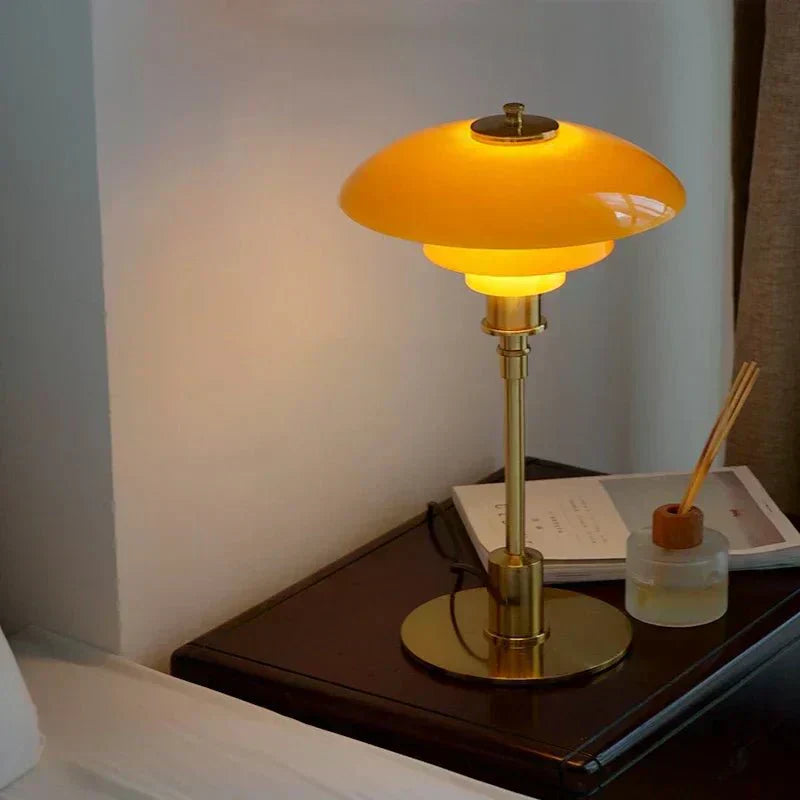 Geometryczna lampka biurkowa z miedzianą podstawą, lampa stołowa Asterin w stylu art déco