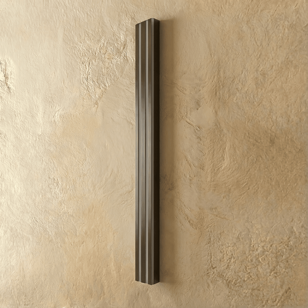 Noir Aura Modern Wall Lamp With Black Metal And Acrylic Shade