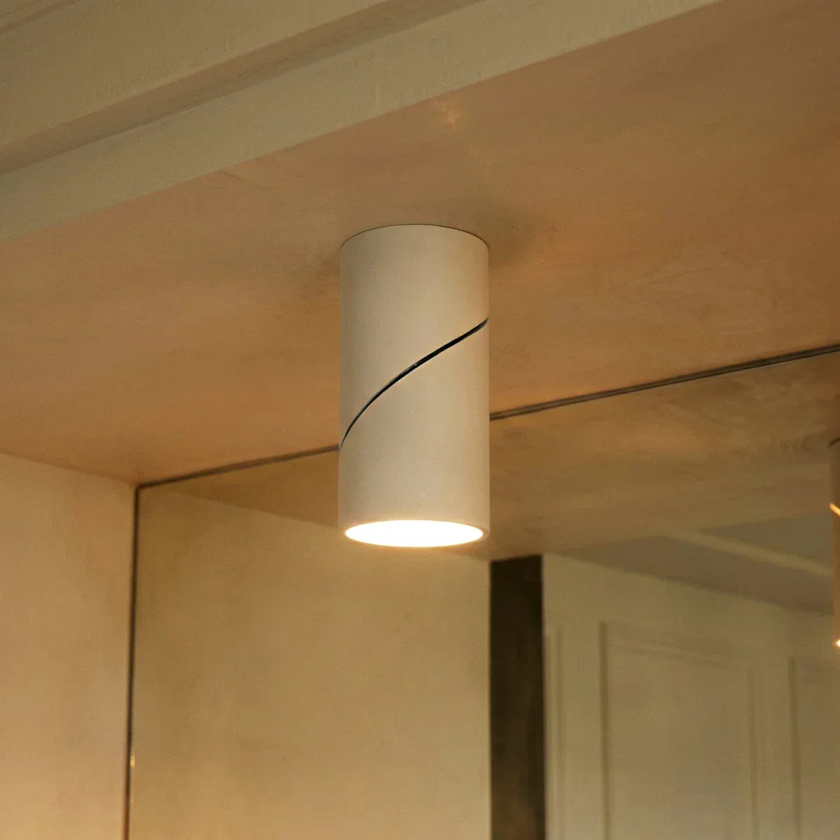 AeroGlow Adjustable Recessed Aluminum Downlight For Interiors