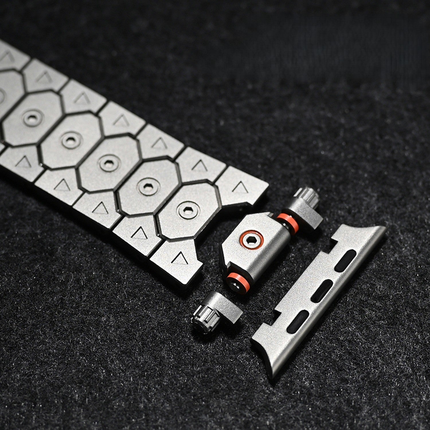 Vantira FusionX Titanium Apple Watch-rem, sekskantet led-design