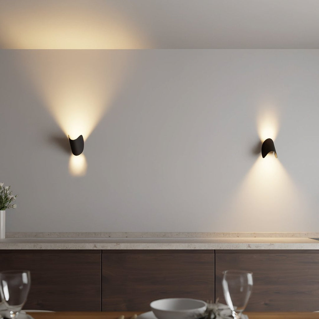Aplique de parede SolaraGlow LED de luz quente difusa para a sala de estar