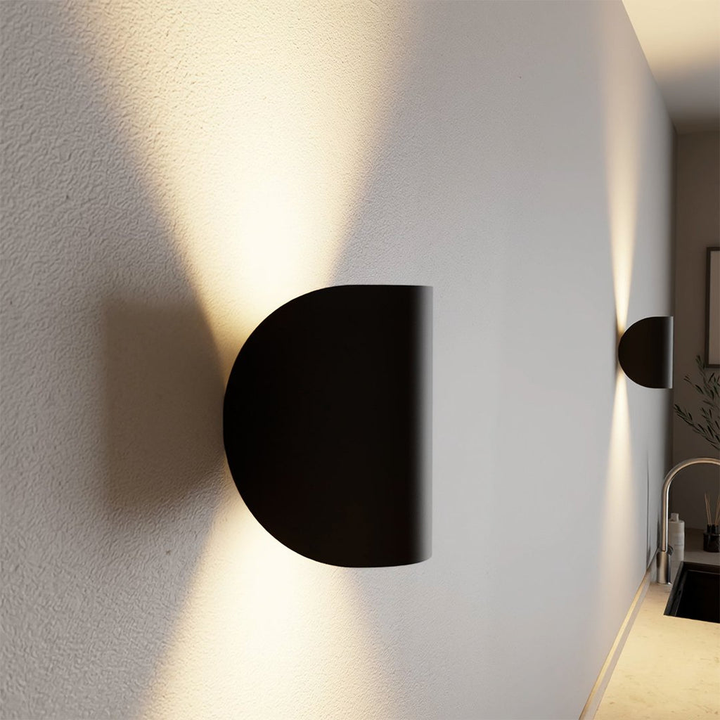 Aplique de parede SolaraGlow LED de luz quente difusa para a sala de estar