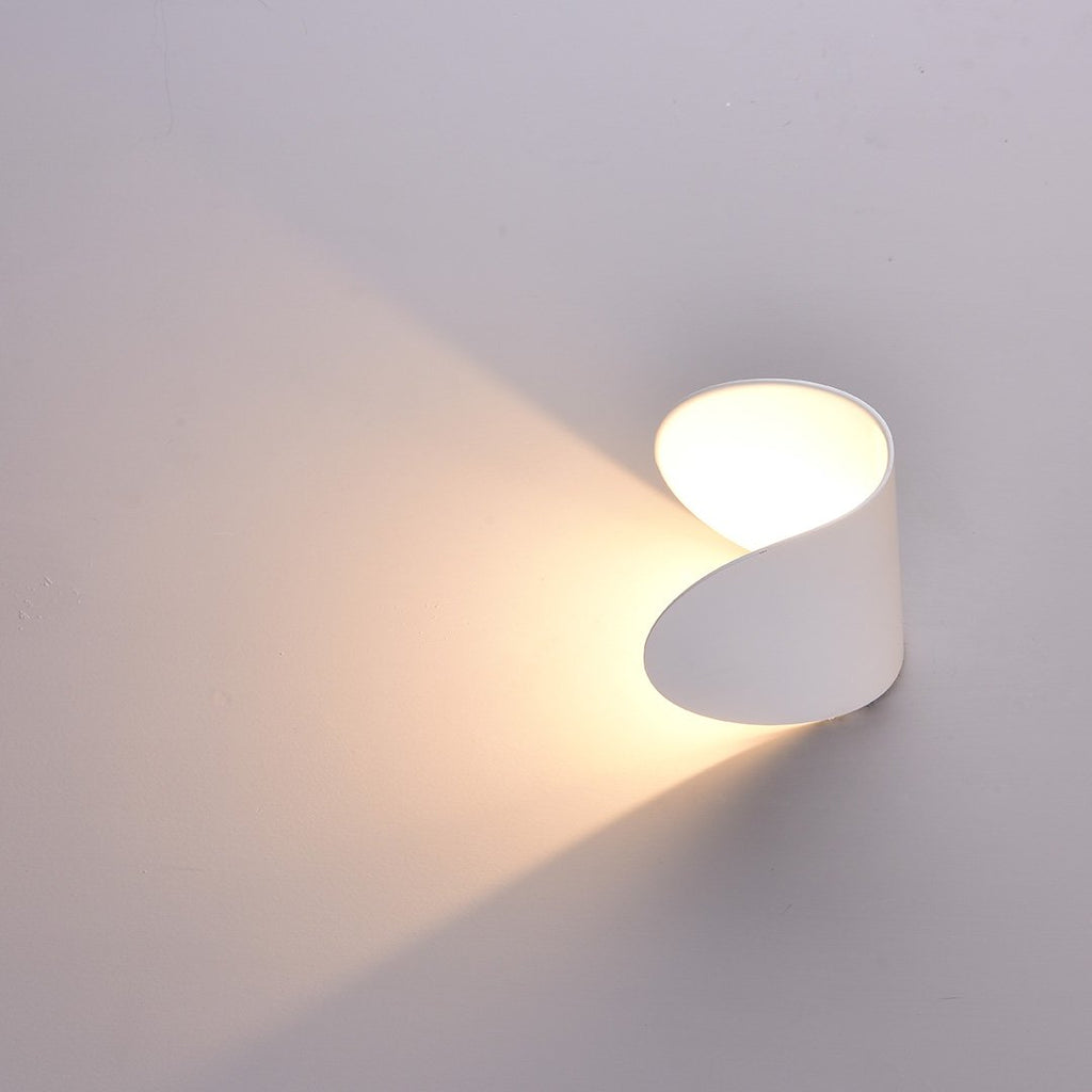 Aplique de parede SolaraGlow LED de luz quente difusa para a sala de estar