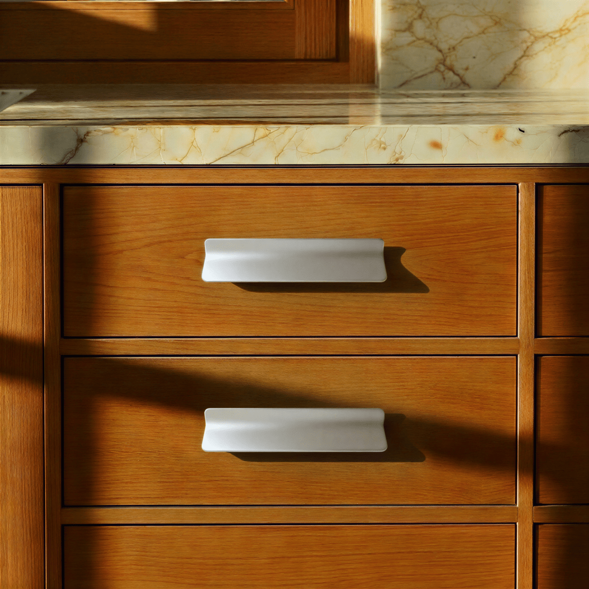 AeroSoft Curve Drawer Pull Handle With Soft Edge Finish