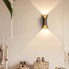 Lampada da parete curva per esterni, applique LED Arcora, cablata IP65