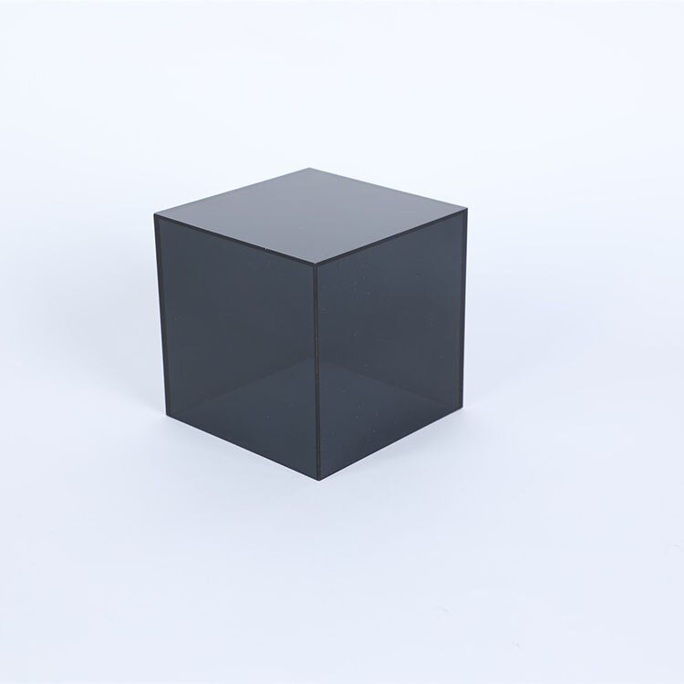 Lumera-Sammlervitrine, Konstruktion aus transparentem Acrylglas