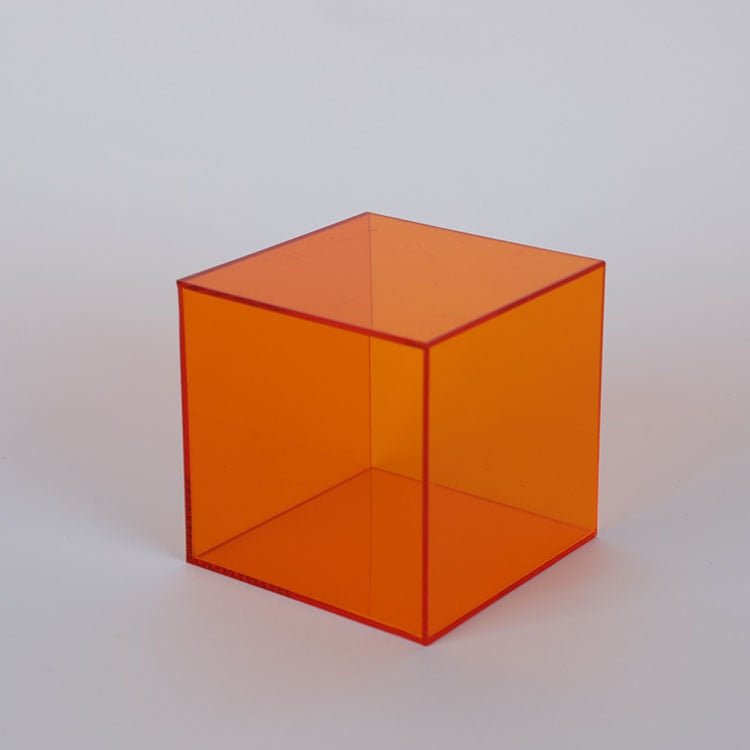 Lumera-Sammlervitrine, Konstruktion aus transparentem Acrylglas