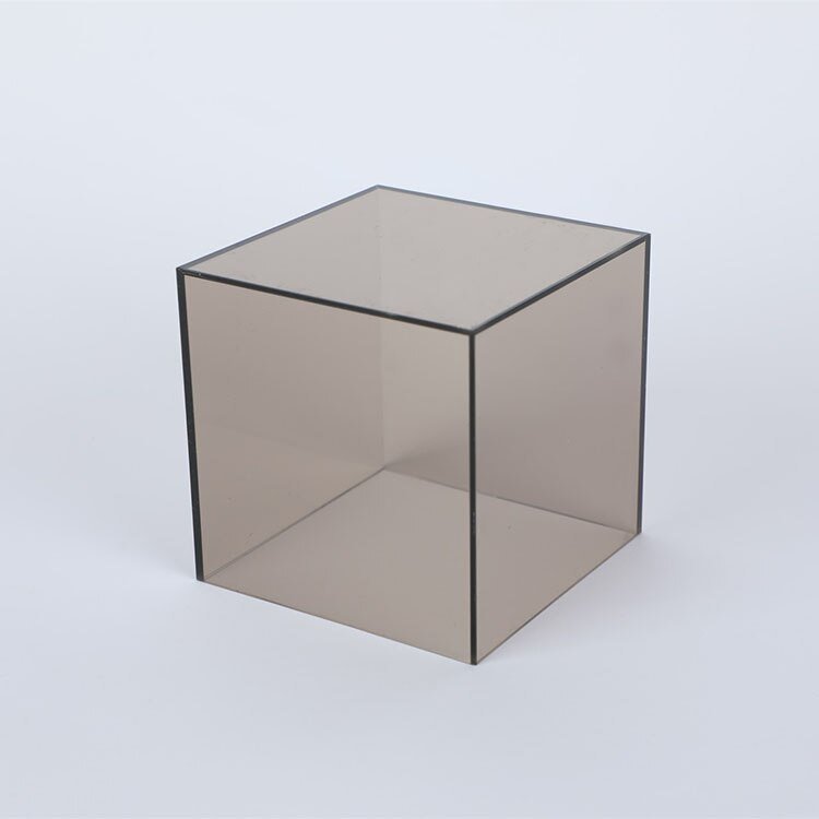 Lumera-Sammlervitrine, Konstruktion aus transparentem Acrylglas