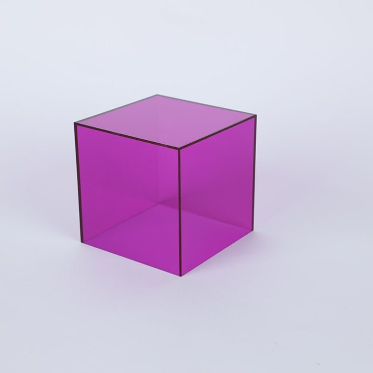 Lumera-Sammlervitrine, Konstruktion aus transparentem Acrylglas