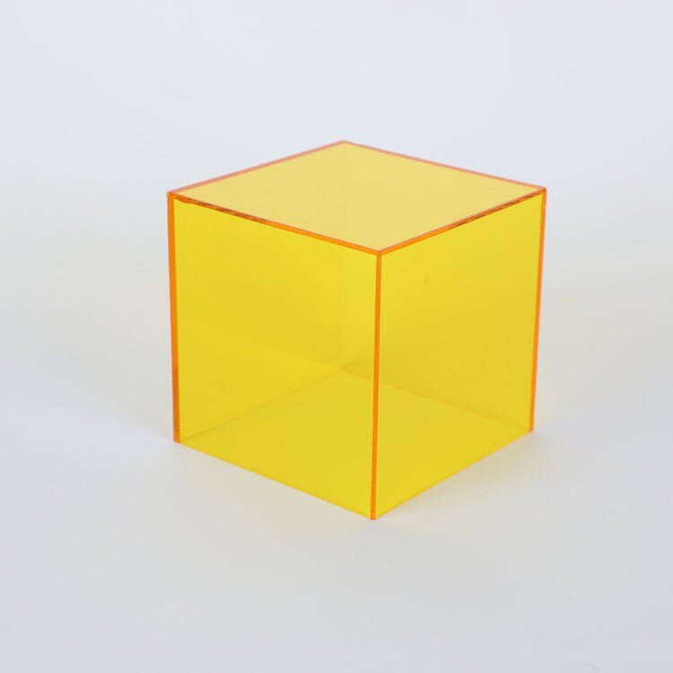 Lumera-Sammlervitrine, Konstruktion aus transparentem Acrylglas