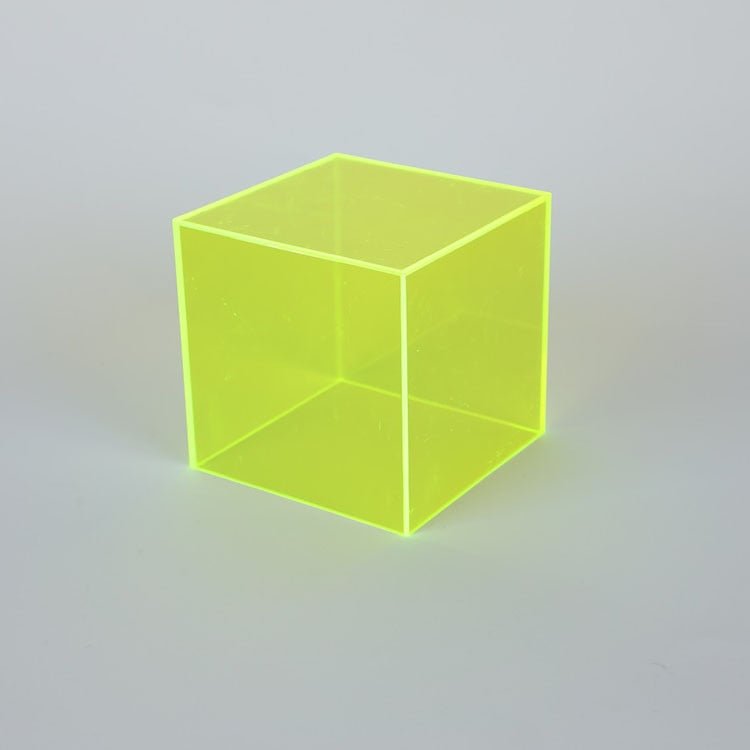 Lumera-Sammlervitrine, Konstruktion aus transparentem Acrylglas