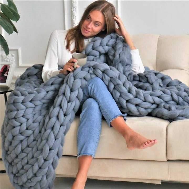 Coperta lavorata a maglia grossa VeloraLoom per divano e letto, calda e morbida