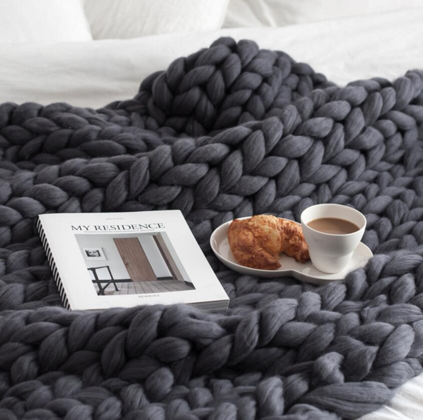 Coperta lavorata a maglia grossa VeloraLoom per divano e letto, calda e morbida