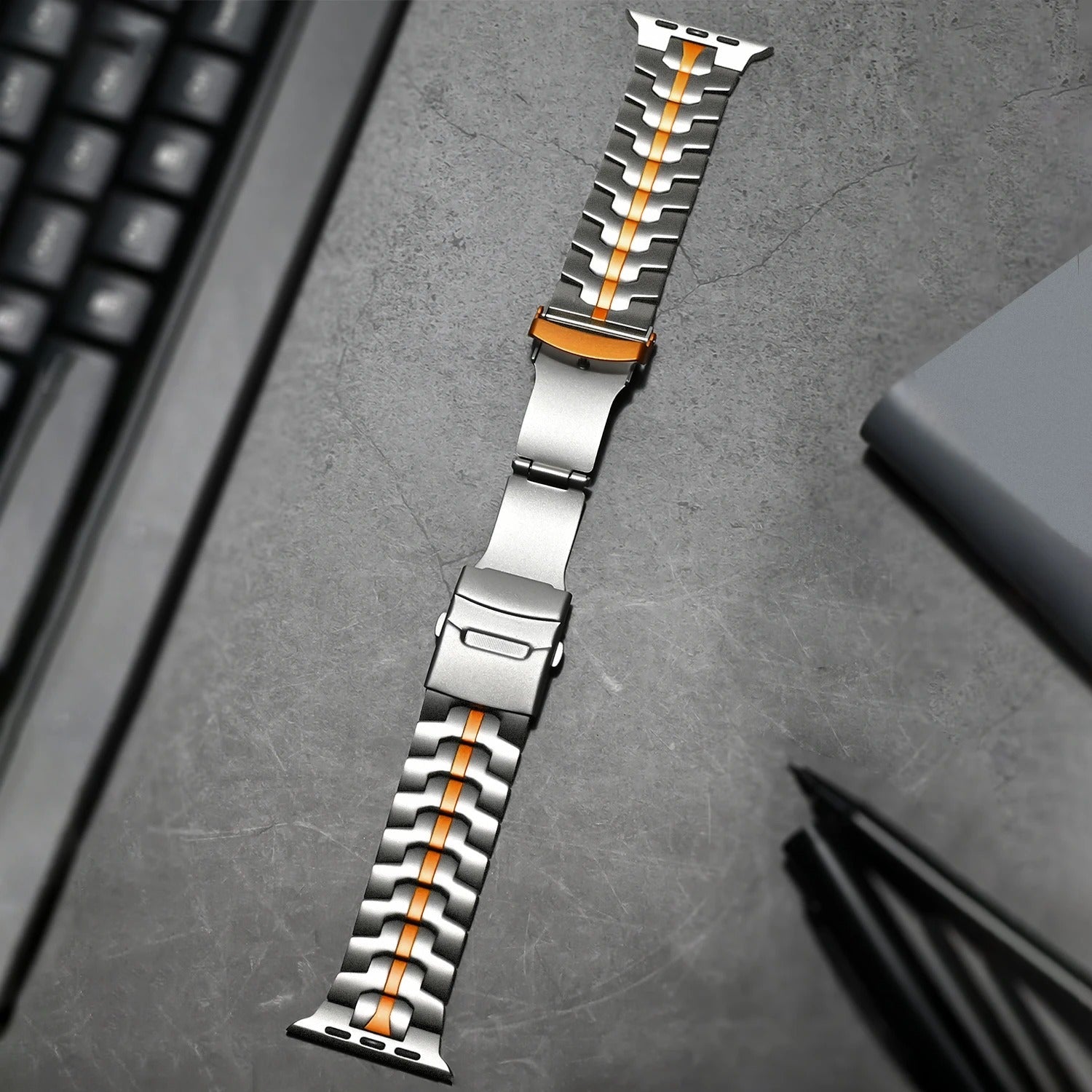 Titanový řemínek pro Apple Watch, hypoalergenní spona Veralis, rychlé uvolnění