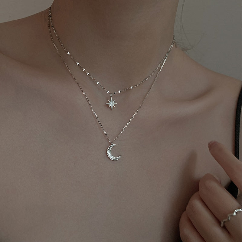 Colar de Prata de Lei com Lua Dupla, Pendente em Camadas Lyra em Prata Clara