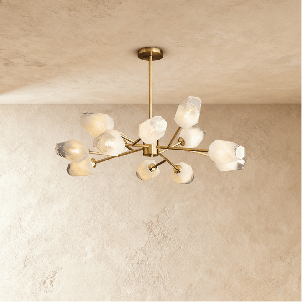 Luxora Kupfer-Kronleuchter mit satiniertem geometrischem Glas und gebürstetem Gold-Finish