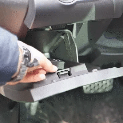 Miniaturní magnetický GPS lokátor do vozidla se sledováním v aplikaci v reálném čase