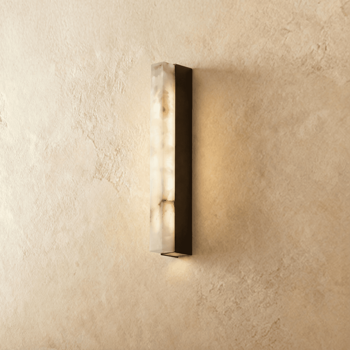 NovaLume Alabaster-Wandleuchte mit Marmor-Finish-Edition