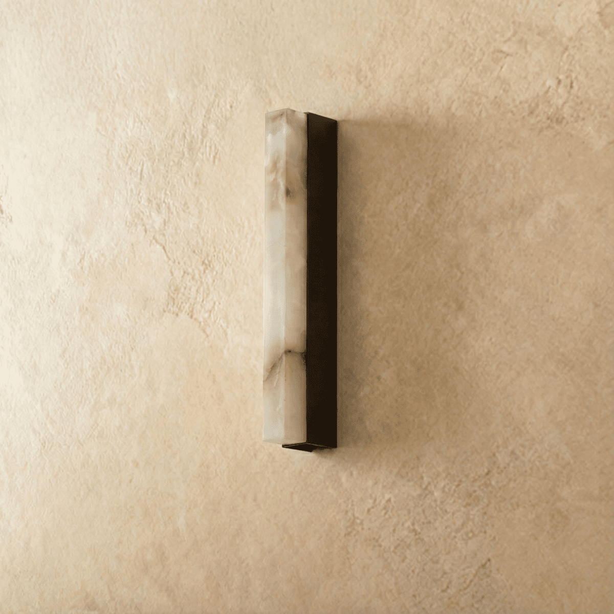 NovaLume Alabaster-Wandleuchte mit Marmor-Finish-Edition