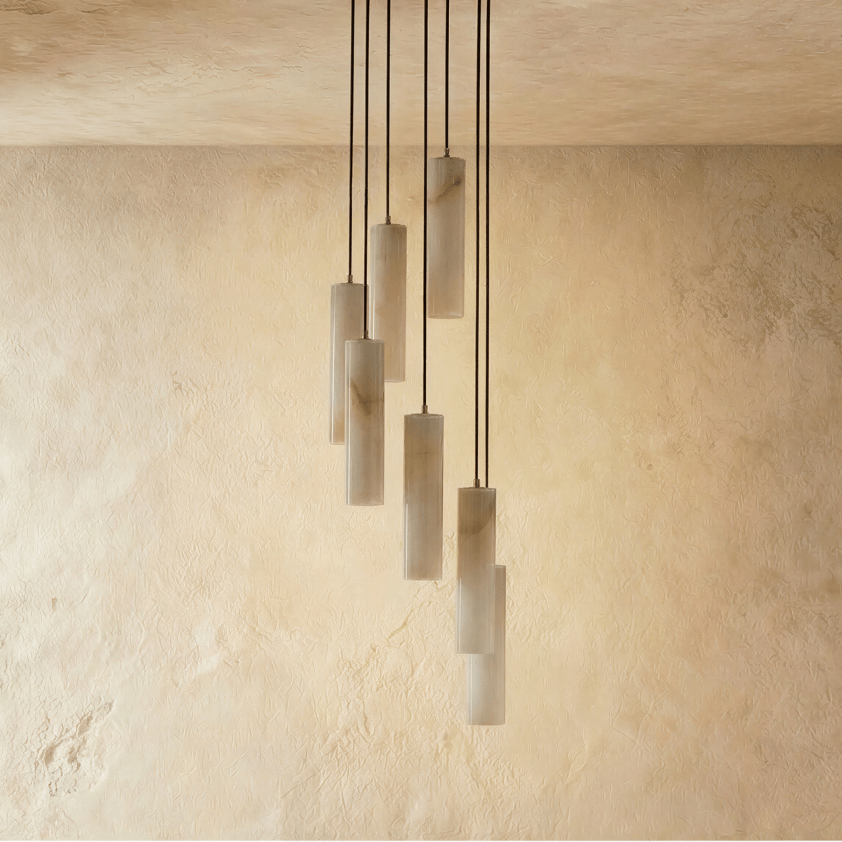 Moderne Alabaster-Zylinder-Pendelleuchte mit sanftem Glanz