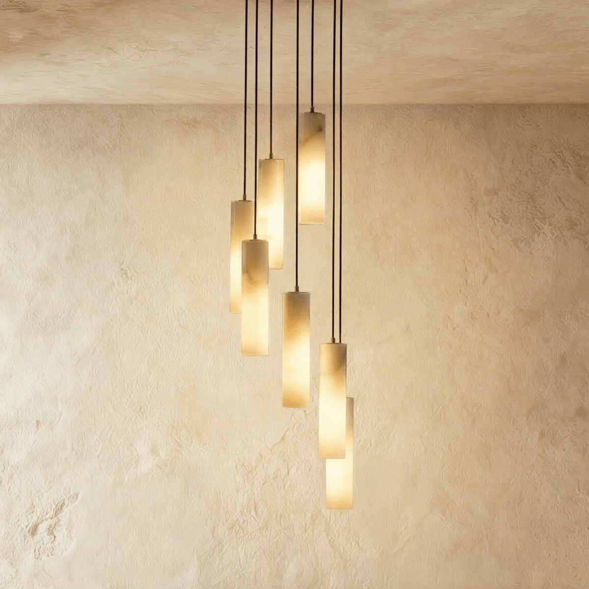 Moderne Alabaster-Zylinder-Pendelleuchte mit sanftem Glanz