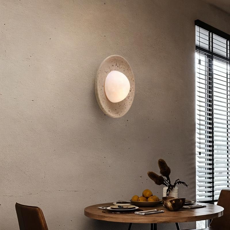 Terra Lume bernsteinfarbene Travertin-Globus-Wand- und Deckenlampe