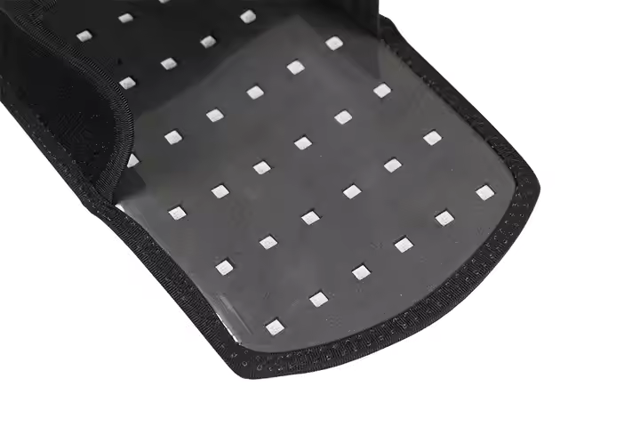SolaraStep LED pantofle na chodidla s červeným a infračerveným světlem, univerzální velikost, s kabelem