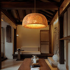 Lampada a sospensione AetherWeave in rattan a forma di bozzolo per soggiorni e corridoi