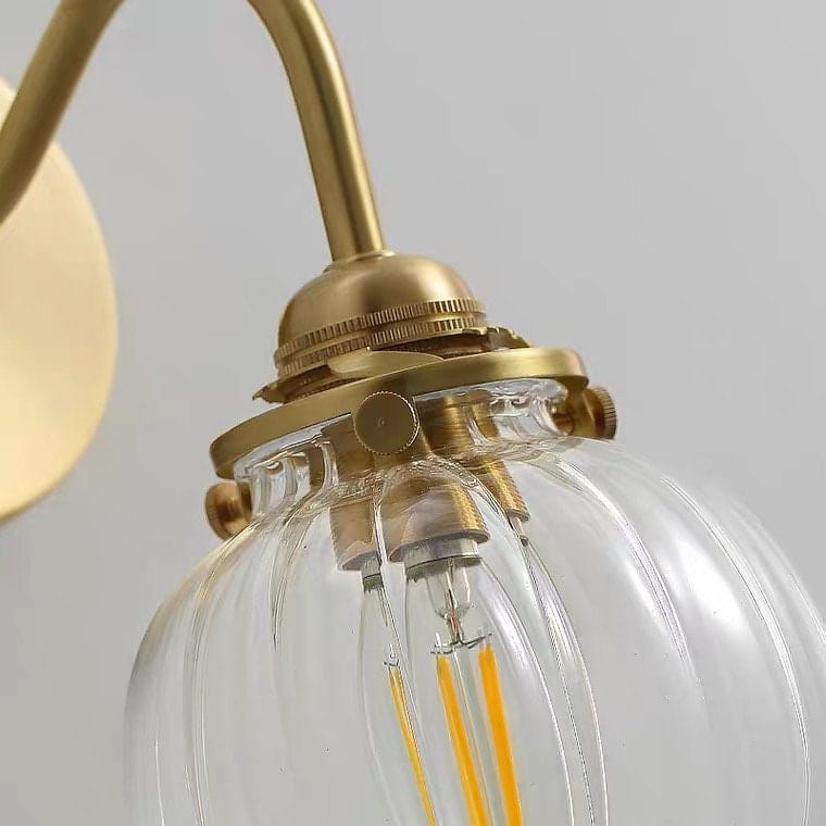 Wandlampe mit geriffeltem Glas-Kugel, Vintage-Stil, schlanker gebogener Arm