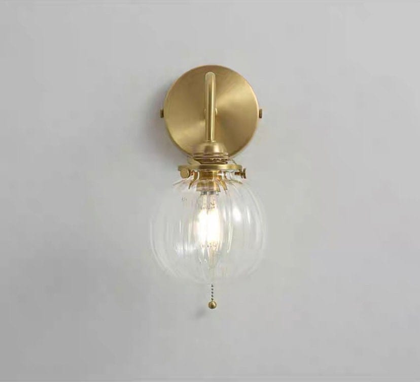 Wandlampe mit geriffeltem Glas-Kugel, Vintage-Stil, schlanker gebogener Arm