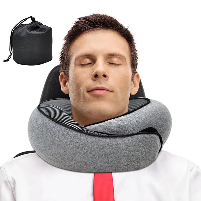 Krční polštář JetGlide navržený pro dlouhé lety a cesty autem