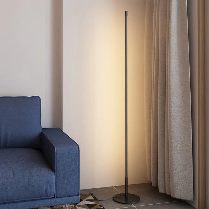 Lampadar LED subțire din aluminiu, cu moduri de iluminare caldă, albă și reglabilă a intensității