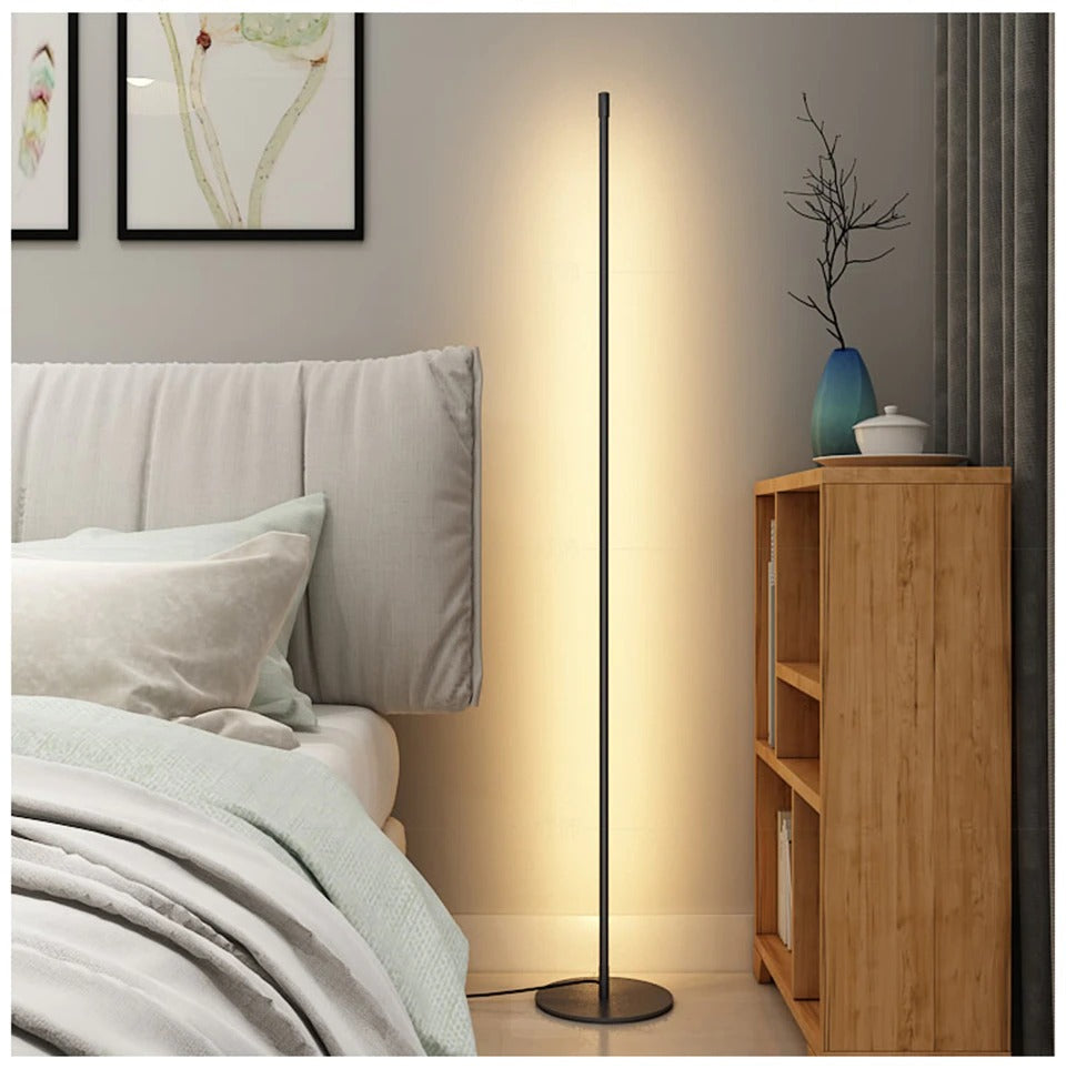 Lampadar LED subțire din aluminiu, cu moduri de iluminare caldă, albă și reglabilă a intensității