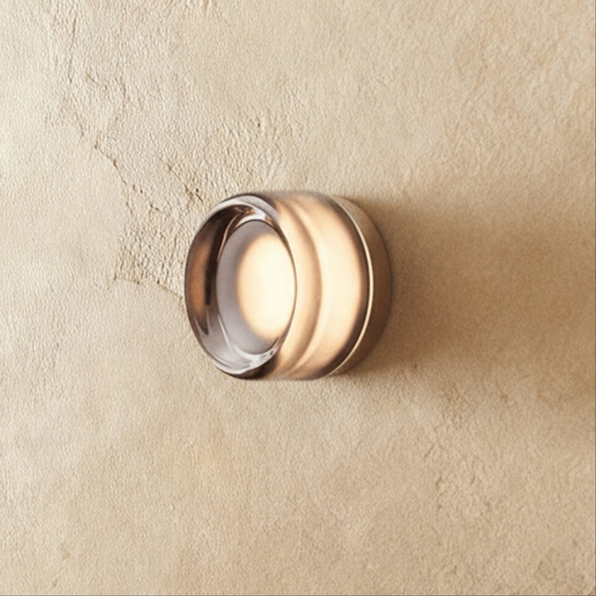 CircaGlow Aluminum Round Wall Lamp For Warm Ambient Glow In Modern Living Spaces