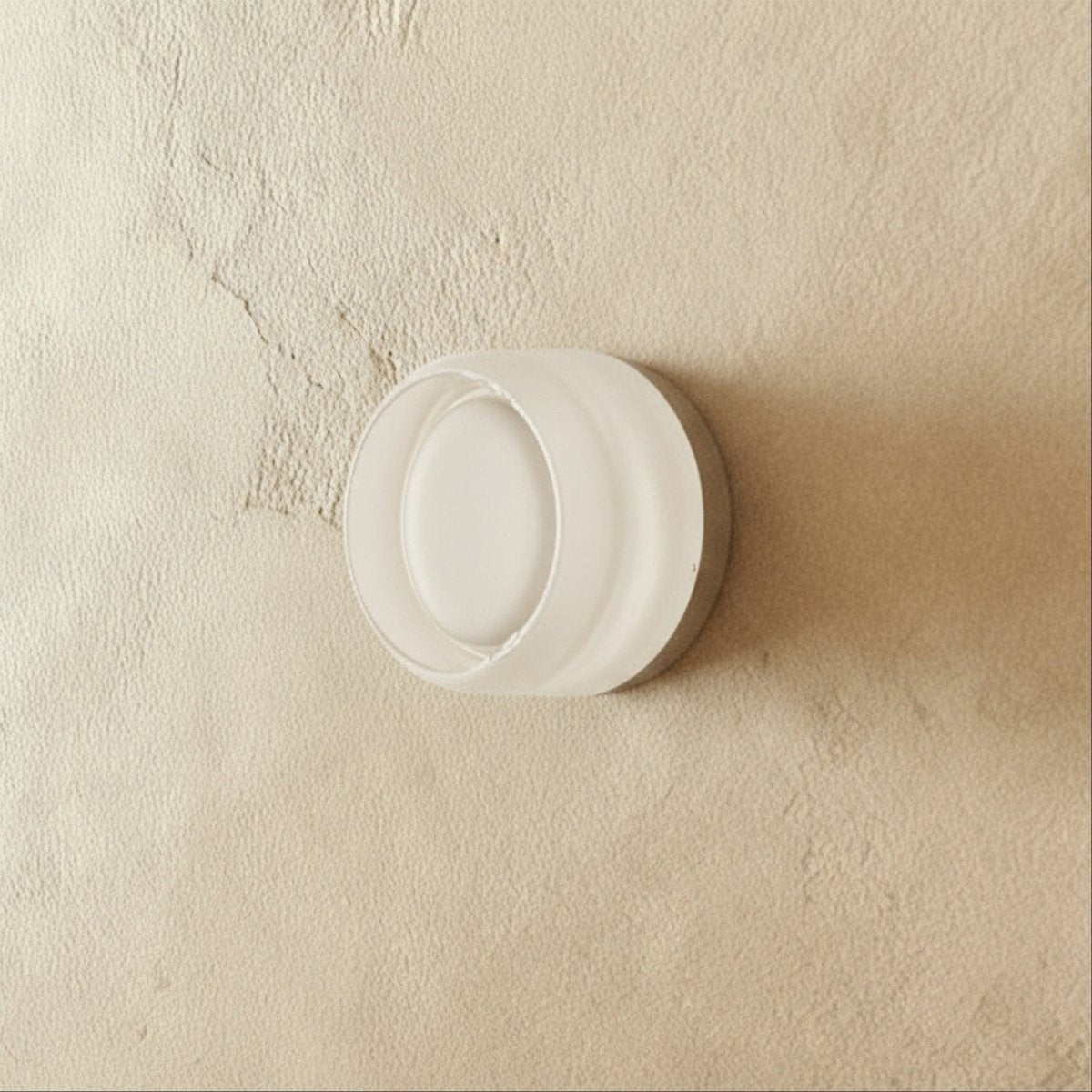 CircaGlow Aluminum Round Wall Lamp For Warm Ambient Glow In Modern Living Spaces