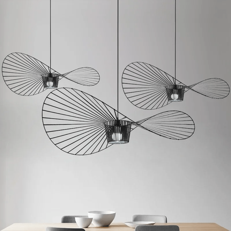 Lustr ve stylu art deco, železná konstrukce Vexaera s látkovým stínidlem