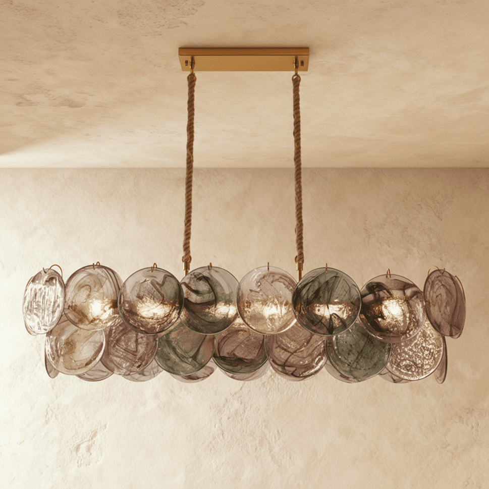 Emerald Cascade Glas Og Metal Lysekrone Med Iriserende Accenter