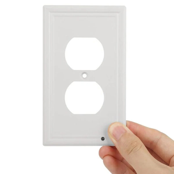 Kryty zásuvek s automatickým senzorem a LED nočním světlem, balení po 4 kusech