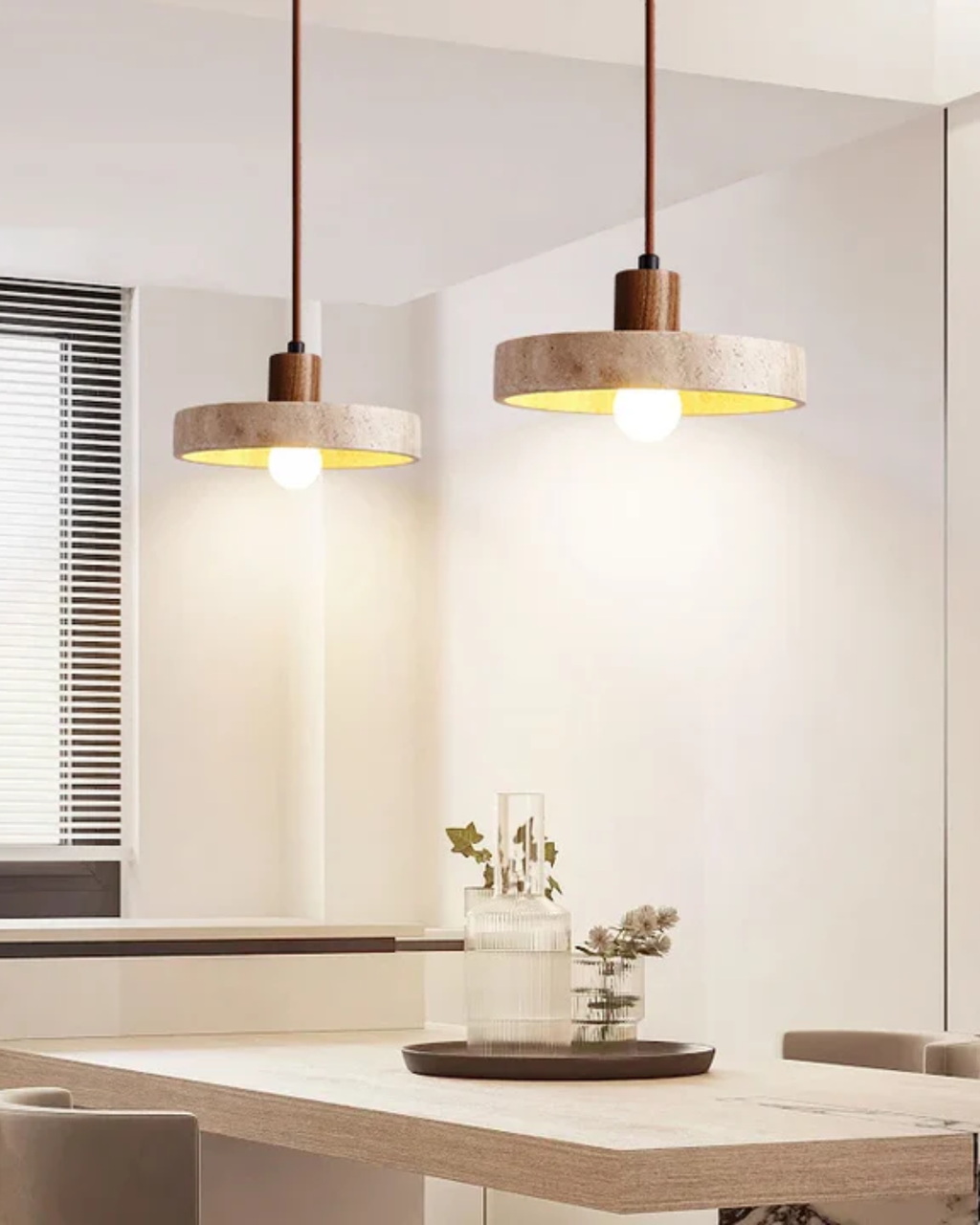 Pendellampe Nolare med travertinfinish i stenlook, loftslampe til køkkenet