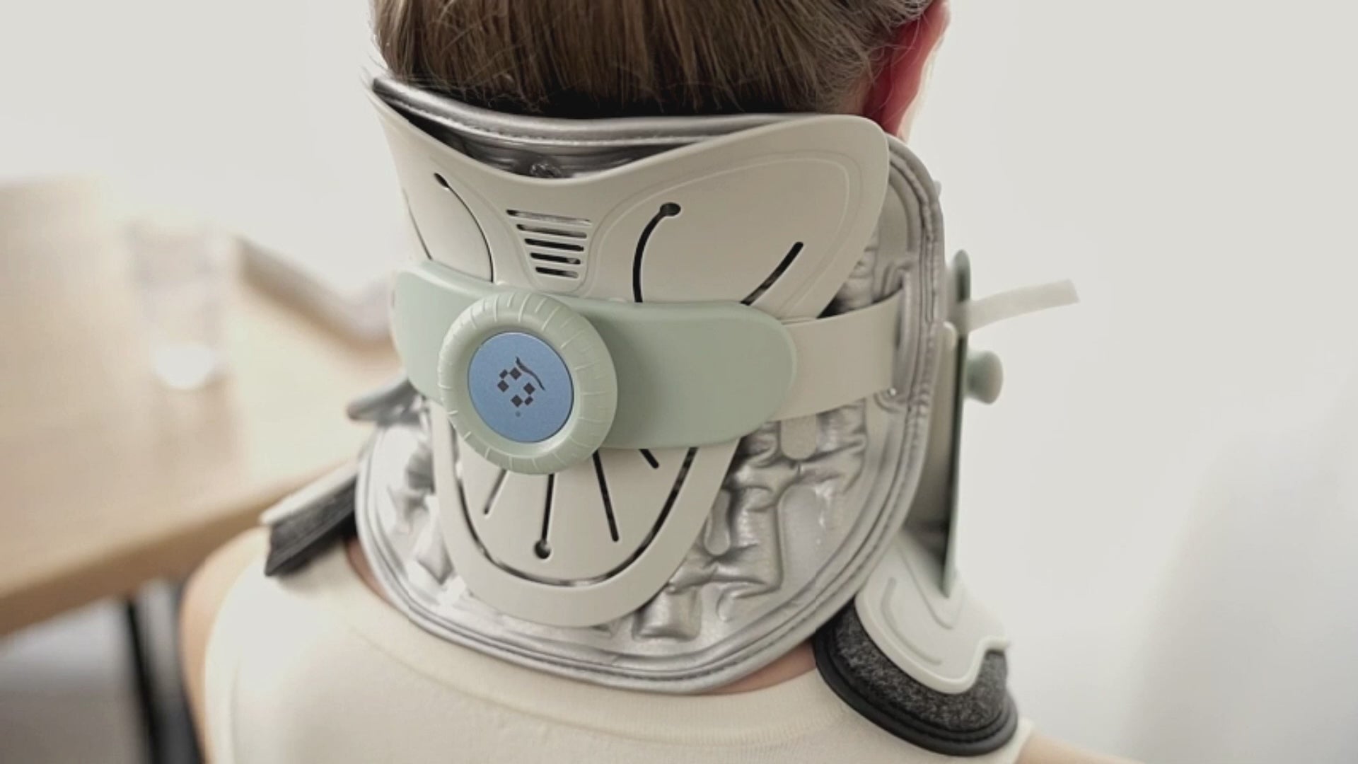 Collar de tracción cervical inflable con soporte de aire de 8 cámaras