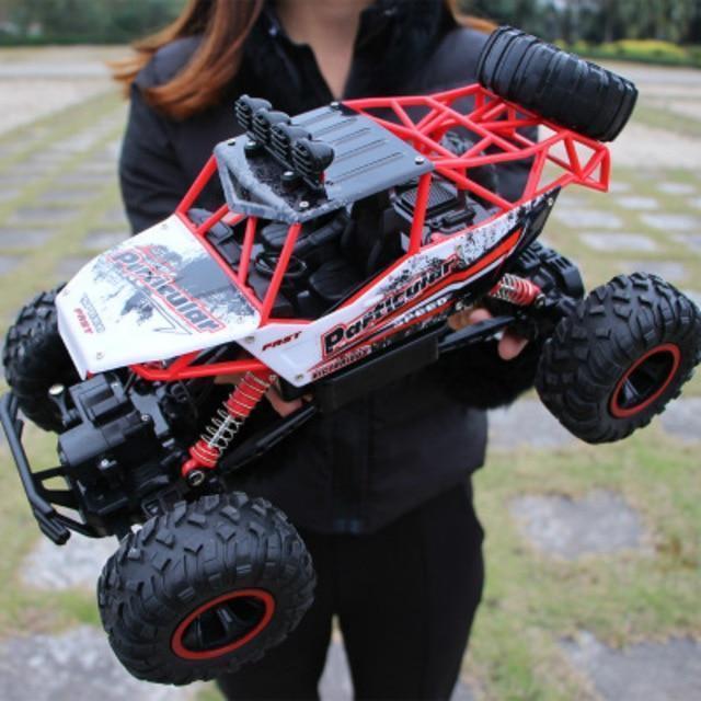 RoverX 4x4 RC monster truck s nárazuvzdorným odpružením