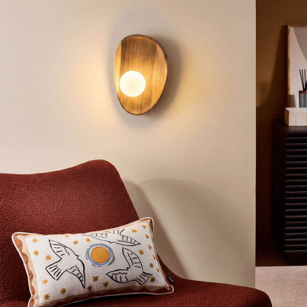 Lampe murale à lumière douce pour pièces d'ambiance avec accent en bois sculpté