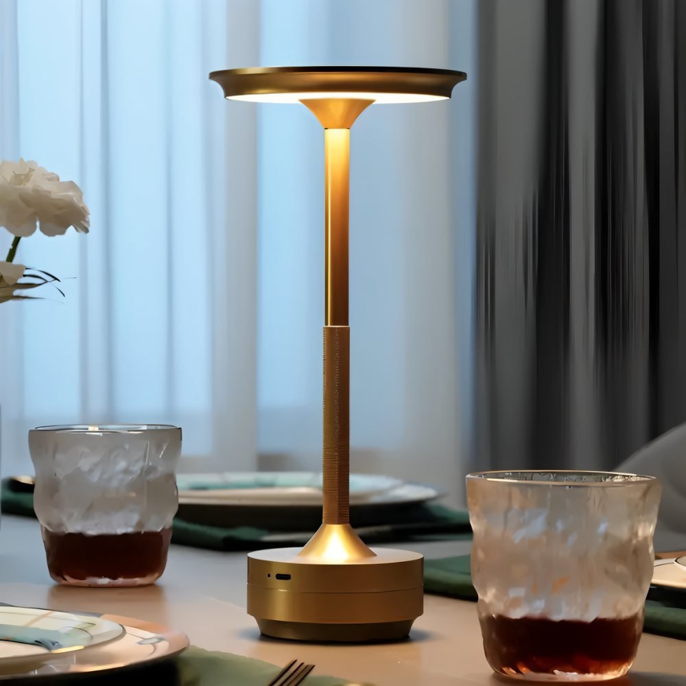 Dobíjecí LED stolní lampa LumaForge s moderním hliníkovým designem