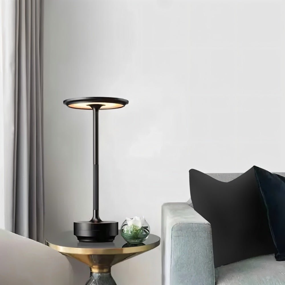 Dobíjecí LED stolní lampa LumaForge s moderním hliníkovým designem