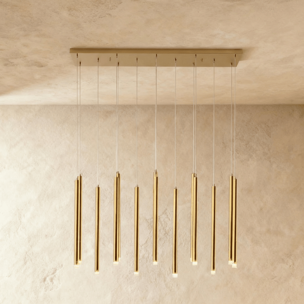 Lámpara colgante LumenChime tipo campana de viento de aluminio en acabado negro o dorado