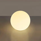 Lanterne solaire LunaGlow en forme de sphère lunaire pour ambiance extérieure