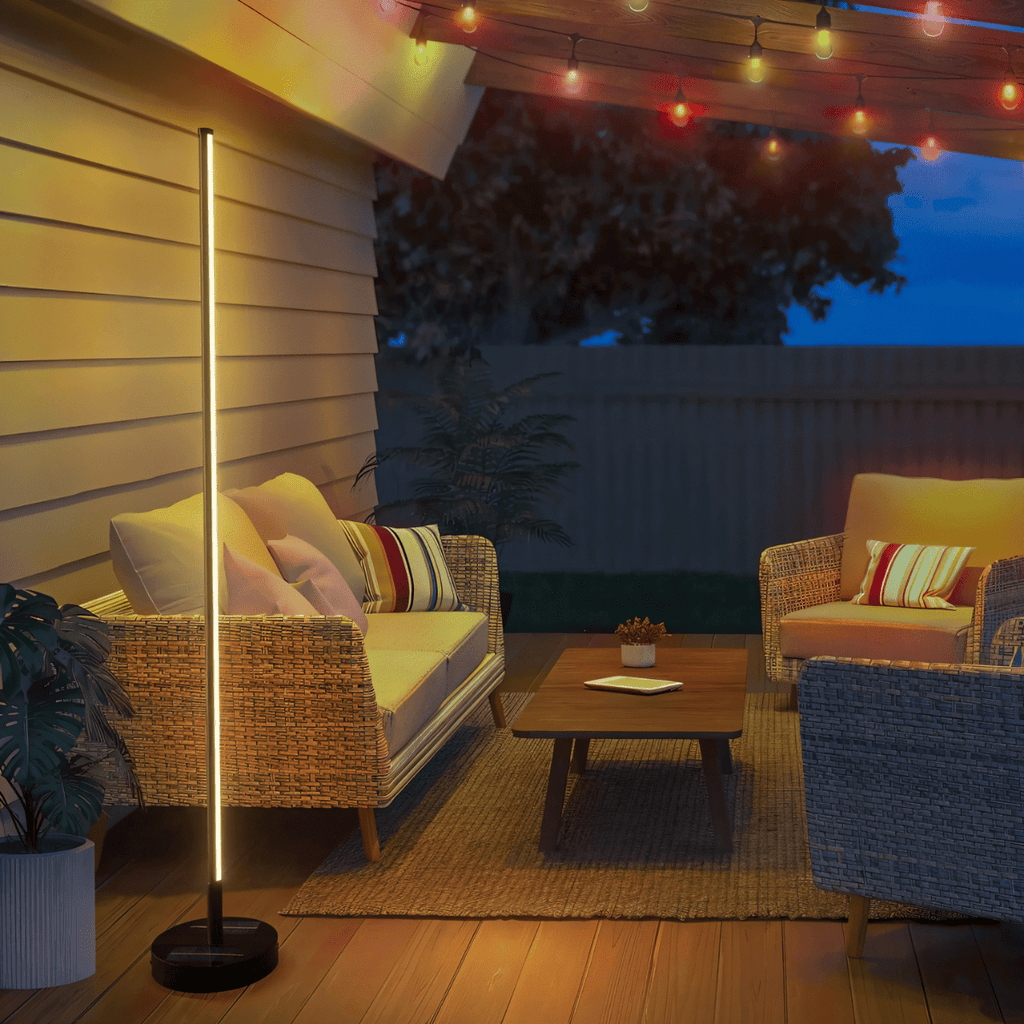 Venkovní stojací lampa LumaSpire z hliníku odolná proti povětrnostním vlivům pro zahradní osvětlení