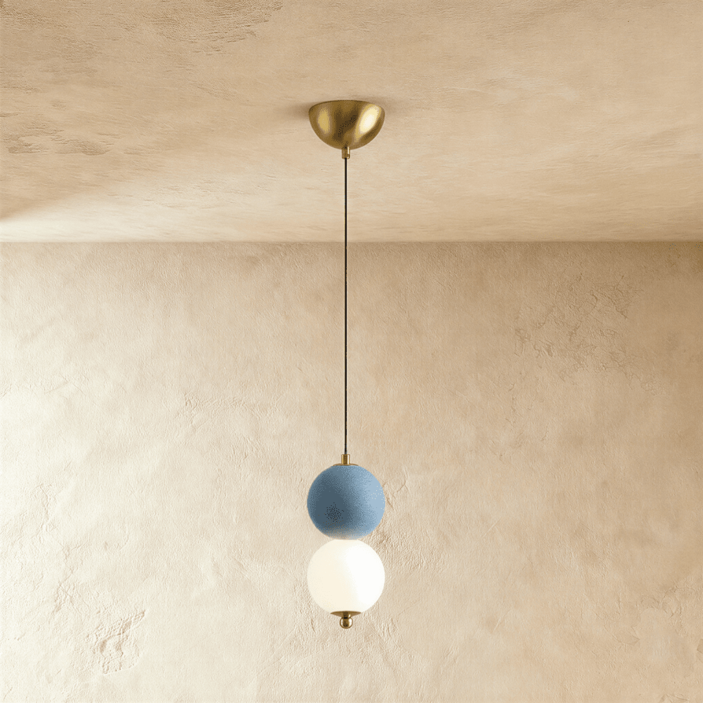 Geometryczna lampa wisząca Orbis Lux z matowymi szklanymi kulami