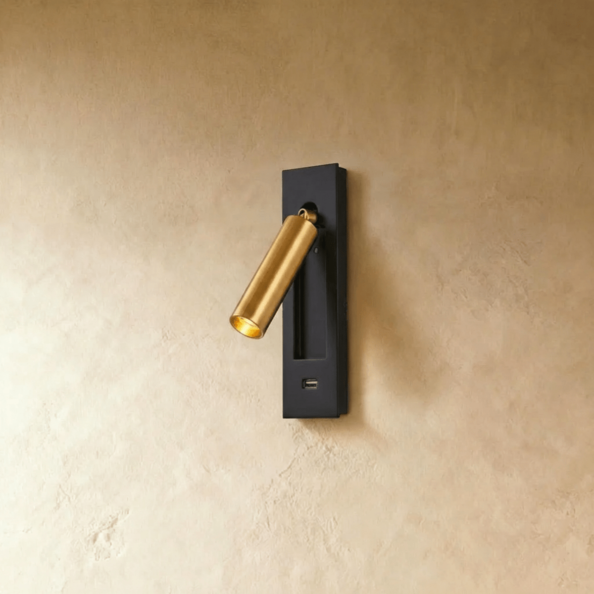 LumaBridge Väggmonterad sänglampa med justerbar cylinder