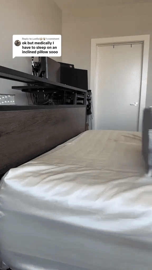 Klínový polštář pro zmírnění chrápání a zlepšení spánku s AeroSleep
